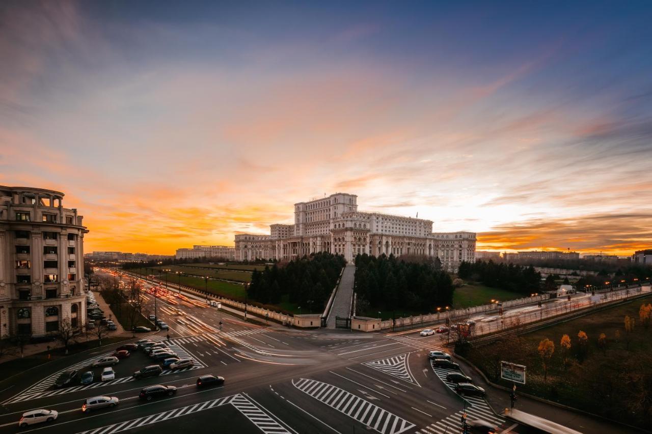 Sunsets At The Palace Букурещ Екстериор снимка